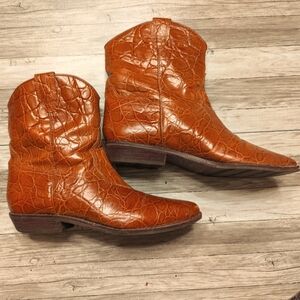 Unisa Brown Croc Leather Ankle Pull On Chelsea Pointed Cowboy Boots Women's 6B
